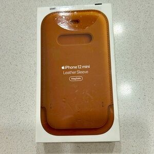 iPhone 12 mini Leather Sleeve MagSafe Saddha Brown